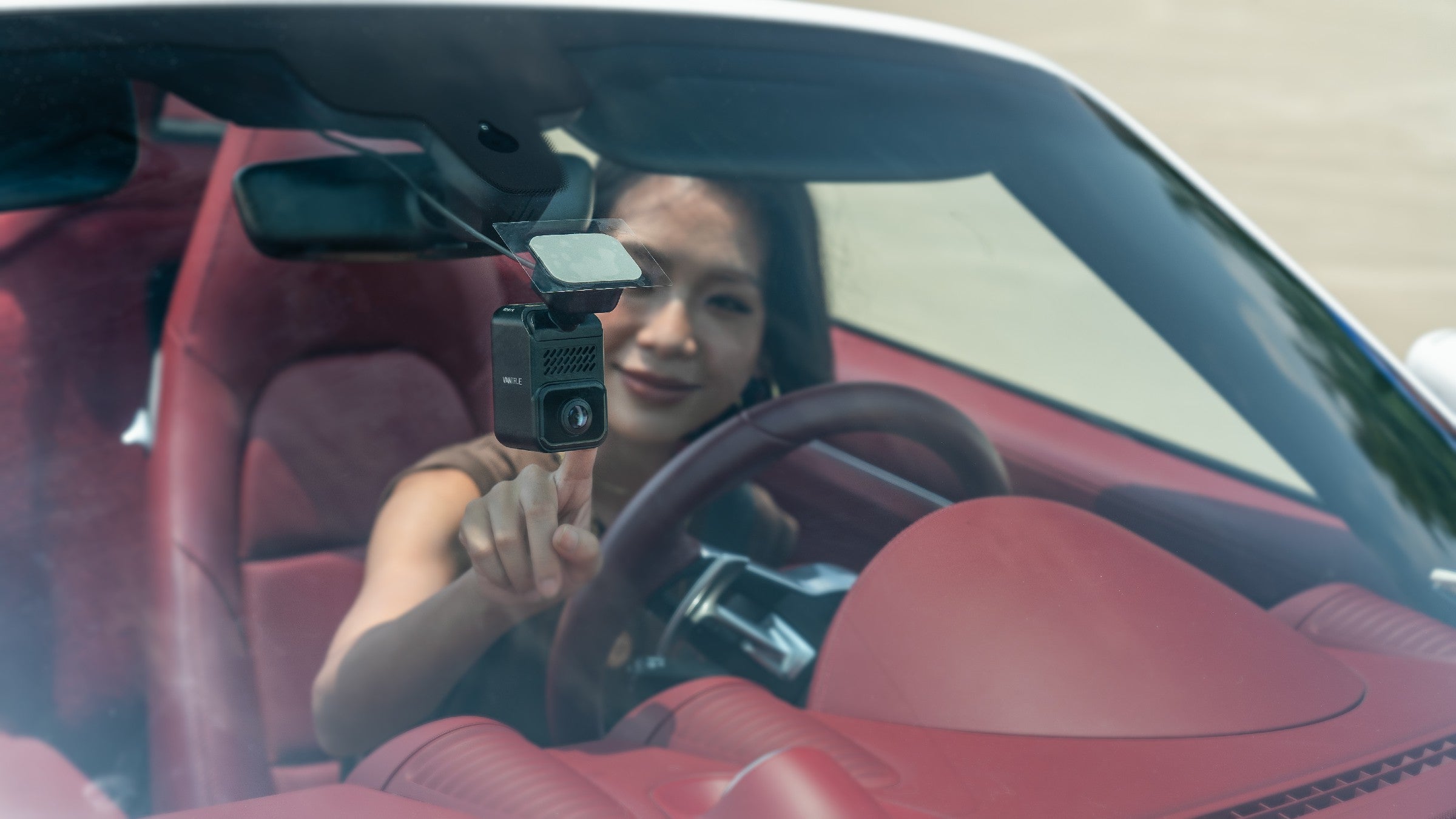 Vantrue E360 Dash Cam: Enhancing Performance with Eight Gold-Plated Pins