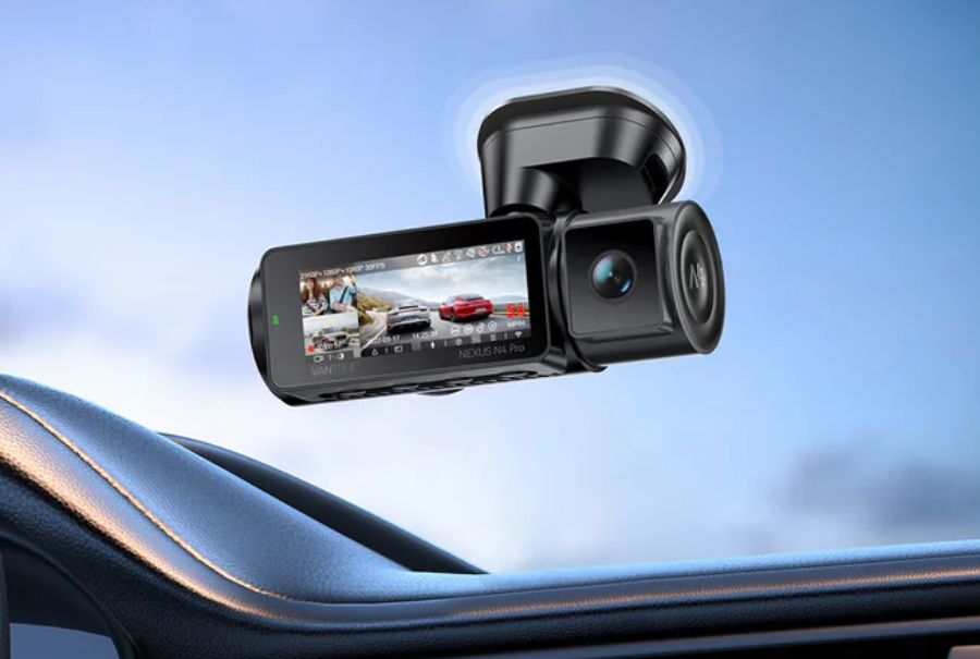 Dashcam foran og indeni